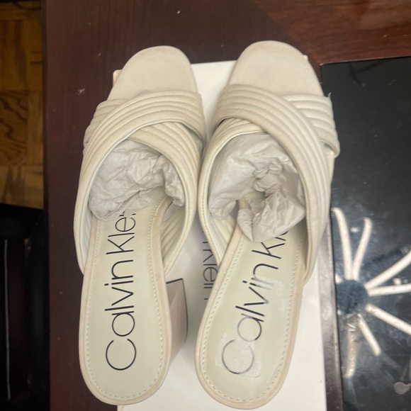 Off white leather sandals - Picture 2 of 5